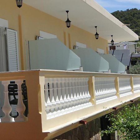 Chrysanthe'S Apartments No2 Poros Town Екстериор снимка