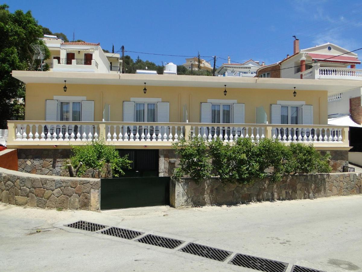 Chrysanthe'S Apartments No2 Poros Town Екстериор снимка