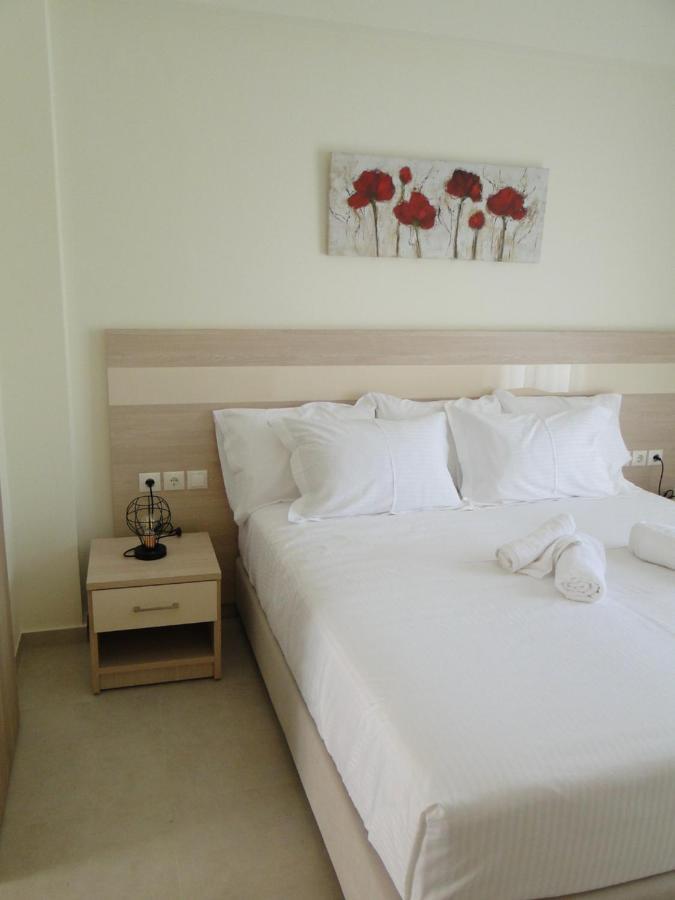 Chrysanthe'S Apartments No2 Poros Town Екстериор снимка