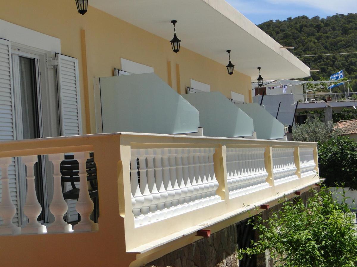 Chrysanthe'S Apartments No2 Poros Town Екстериор снимка