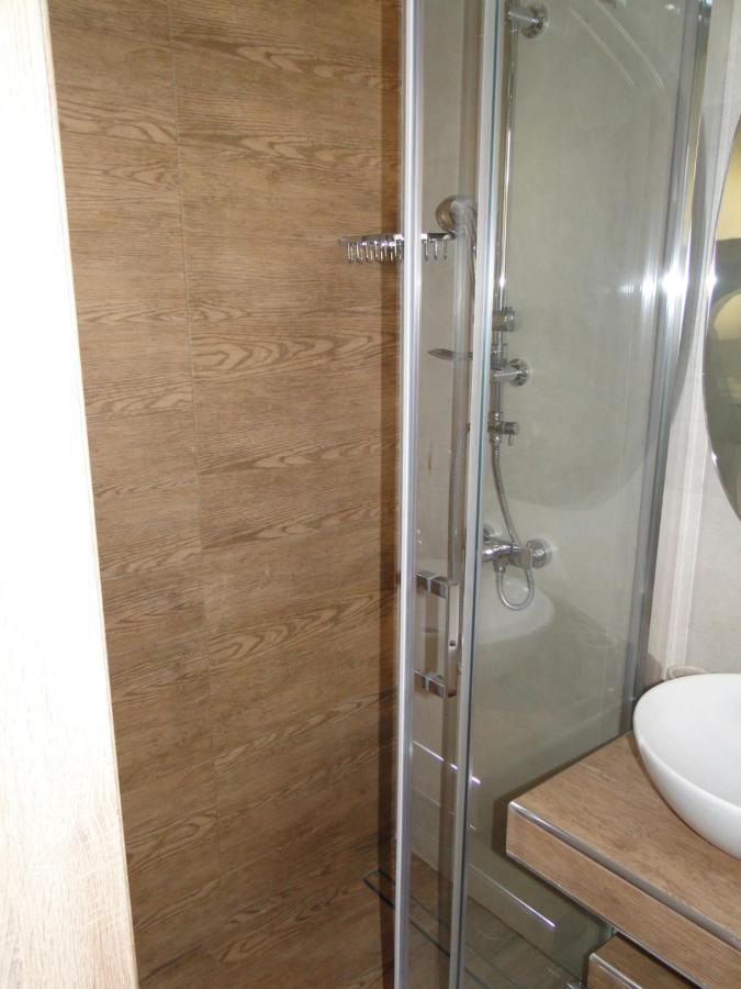 Chrysanthe'S Apartments No2 Poros Town Екстериор снимка